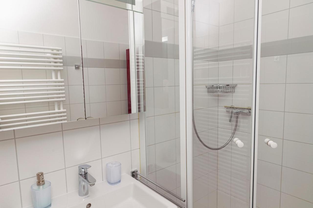וינה Beautiful 2-Bedroom Apartment Near Schoenbrunn מראה חיצוני תמונה
