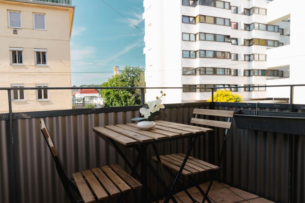 וינה Beautiful 2-Bedroom Apartment Near Schoenbrunn מראה חיצוני תמונה