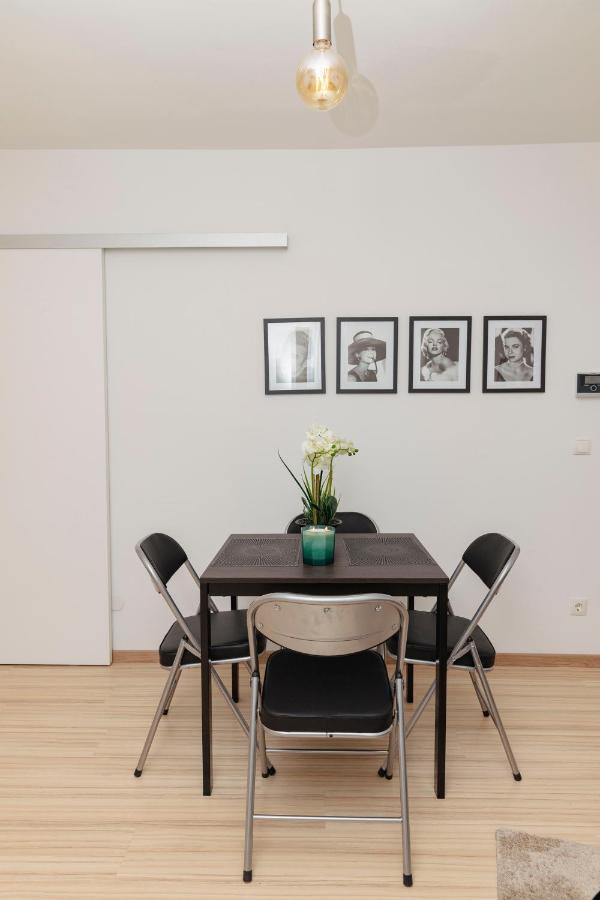 וינה Beautiful 2-Bedroom Apartment Near Schoenbrunn מראה חיצוני תמונה